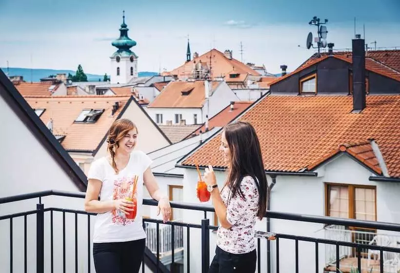 テラスつきの２ベッドルームアパートメント, Residence U černé Věže české Budějovice