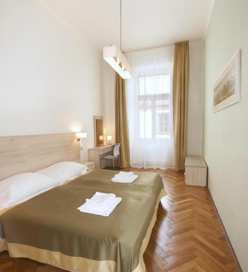 דירת שני חדרים, Residence U černé Věže české Budějovice