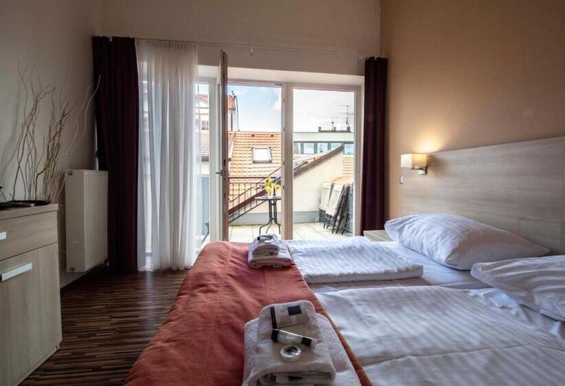 דירת שני חדרים, Residence U černé Věže české Budějovice