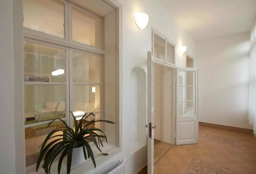 家族用アパートメント, Residence U černé Věže české Budějovice