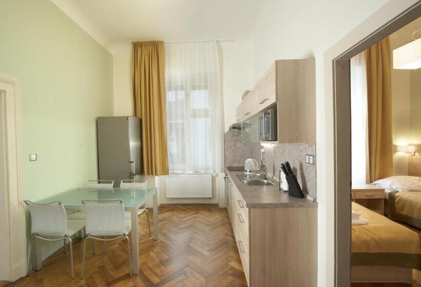 家庭公寓, Residence U černé Věže české Budějovice