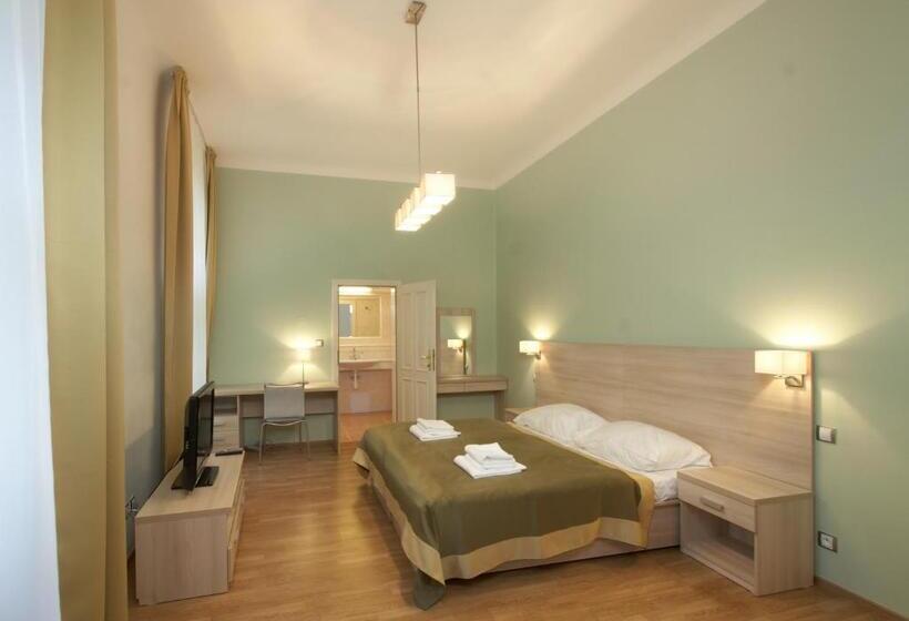 דירת משפחה, Residence U černé Věže české Budějovice