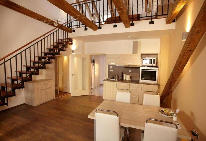 דירת 2 חדרים עם טרסה, Residence U černé Věže české Budějovice