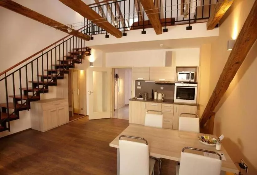 テラスつきの２ベッドルームアパートメント, Residence U černé Věže české Budějovice