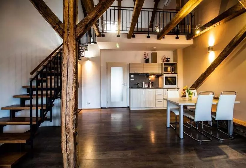 テラスつきの２ベッドルームアパートメント, Residence U černé Věže české Budějovice