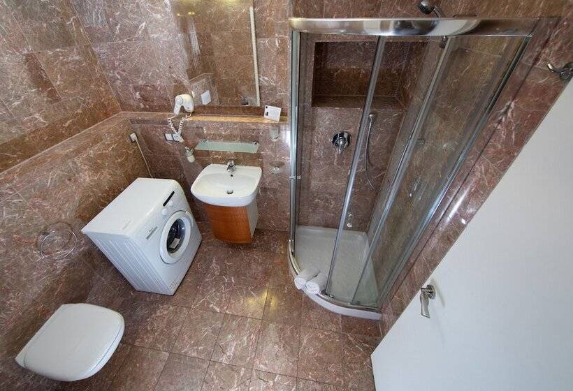 דירת שני חדרים, Residence U černé Věže české Budějovice