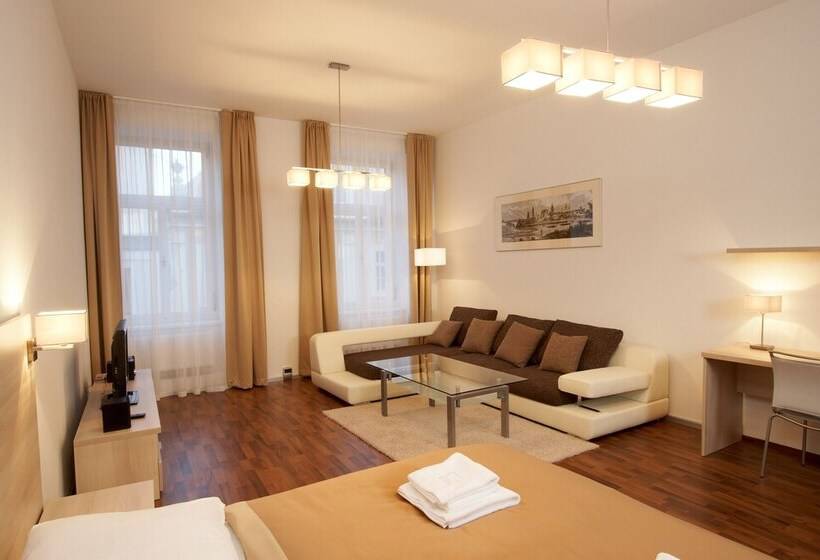 דירת חדר, Residence U černé Věže české Budějovice