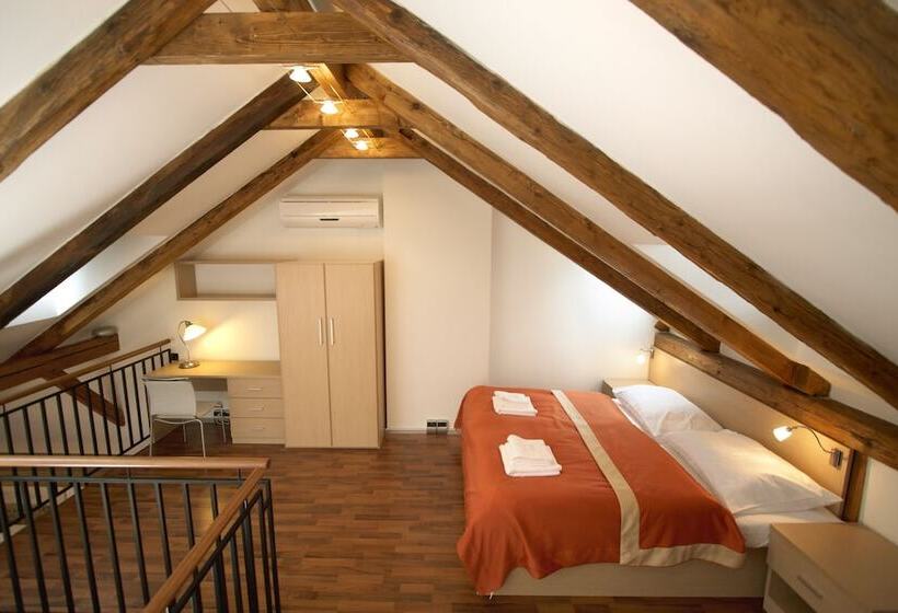 דירת חדר, Residence U černé Věže české Budějovice