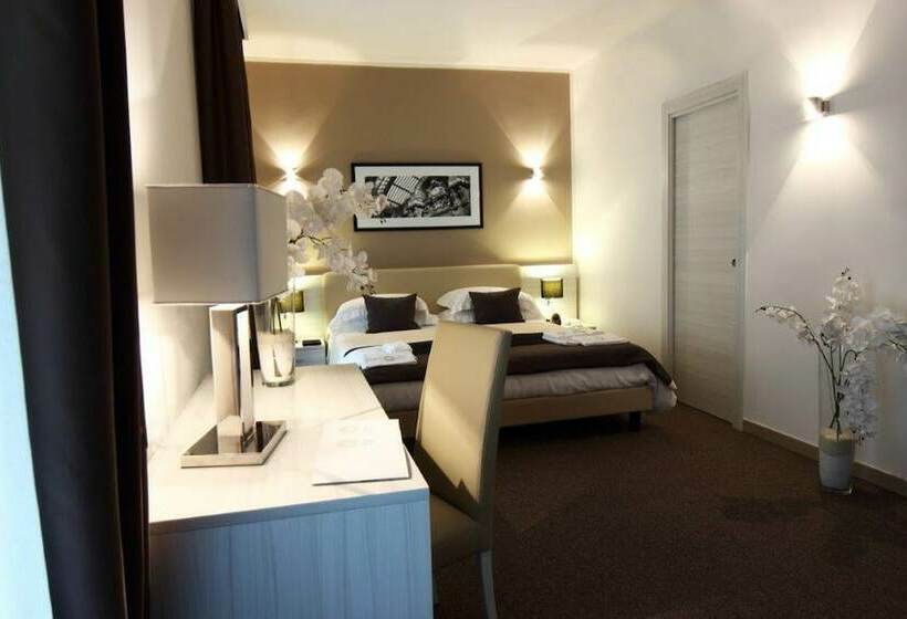 سوییت جونیور, Stelle Hotel The Businest