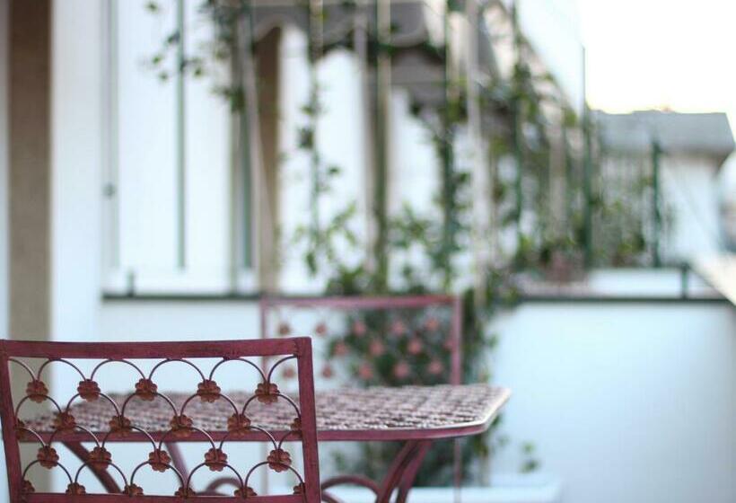 اتاق سوپریور با بالکن, Stelle Hotel The Businest