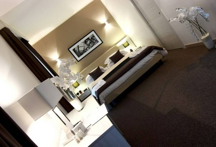 اتاق خانوادگی, Stelle Hotel The Businest