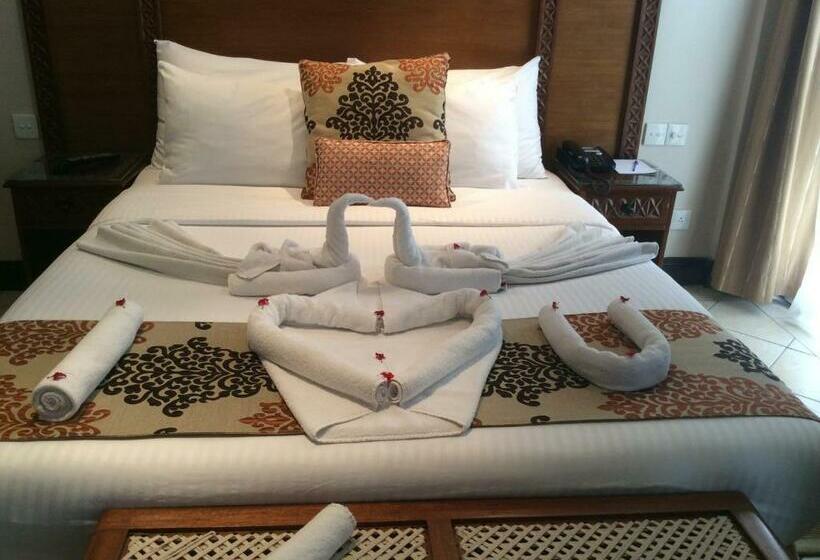 Standardrum, The Heron By Sarovar Portico India