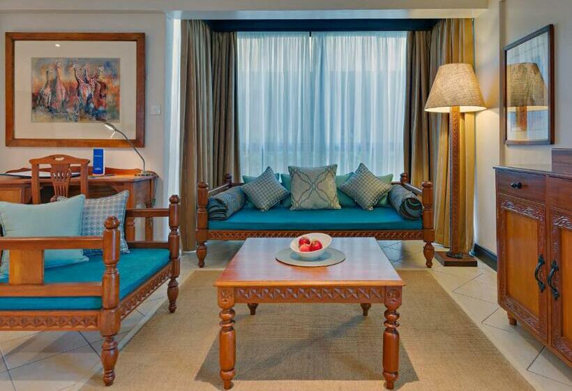 Juniorsvit, The Heron By Sarovar Portico India