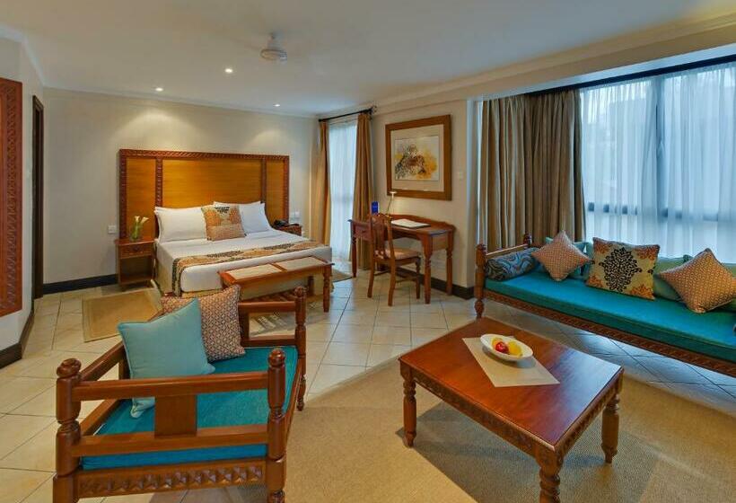 Juniorsvit, The Heron By Sarovar Portico India