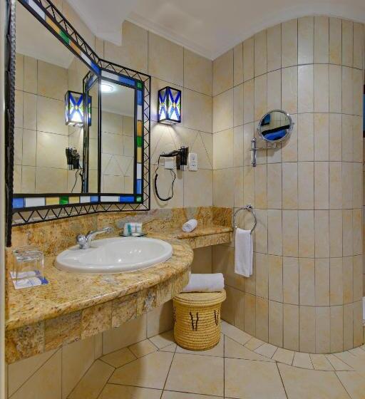 Juniorsvit, The Heron By Sarovar Portico India