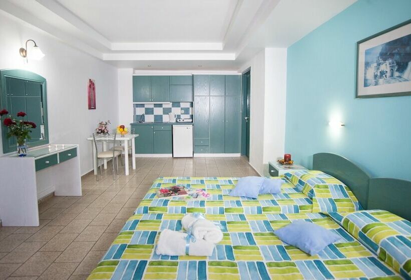 スタンダードスタジオ, Theoni Apartments