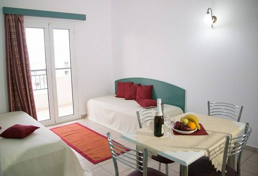 １ベッドルームアパートメント, Theoni Apartments