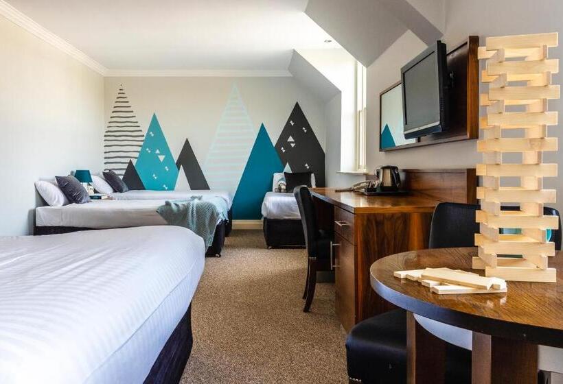 חדר משפחתי, Westport Country Lodge