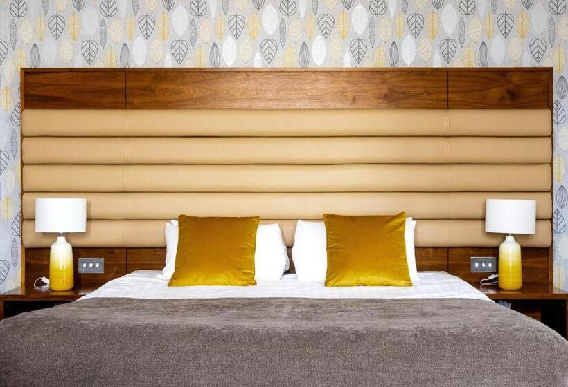 חדר משפחתי, Westport Country Lodge