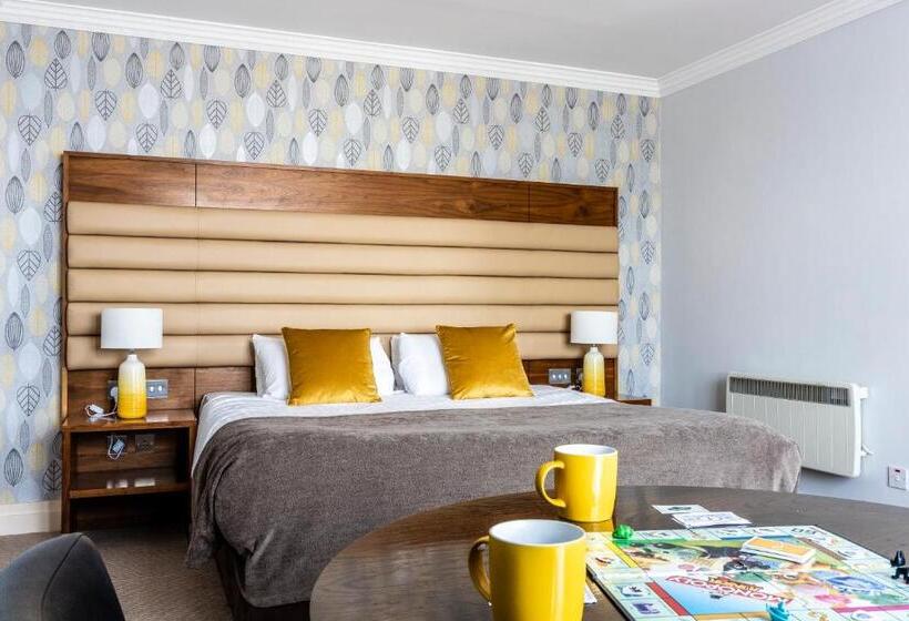 חדר משפחתי, Westport Country Lodge