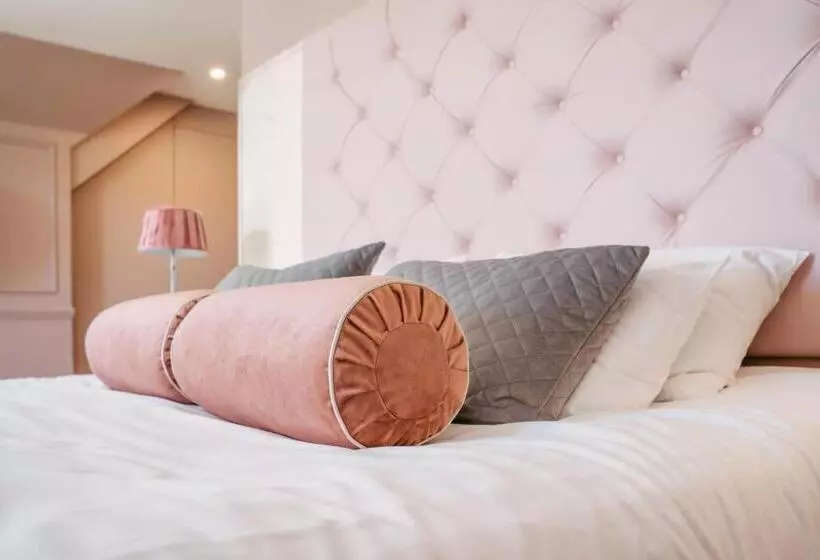 سوییت سوپریور, Westport Country Lodge