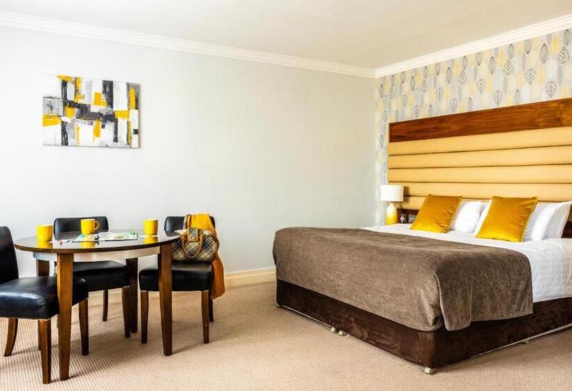 חדר משפחתי, Westport Country Lodge