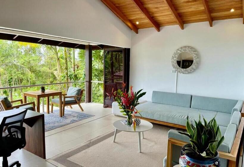 سوئیت با بالکن, Oxygen Jungle Villas & Spa