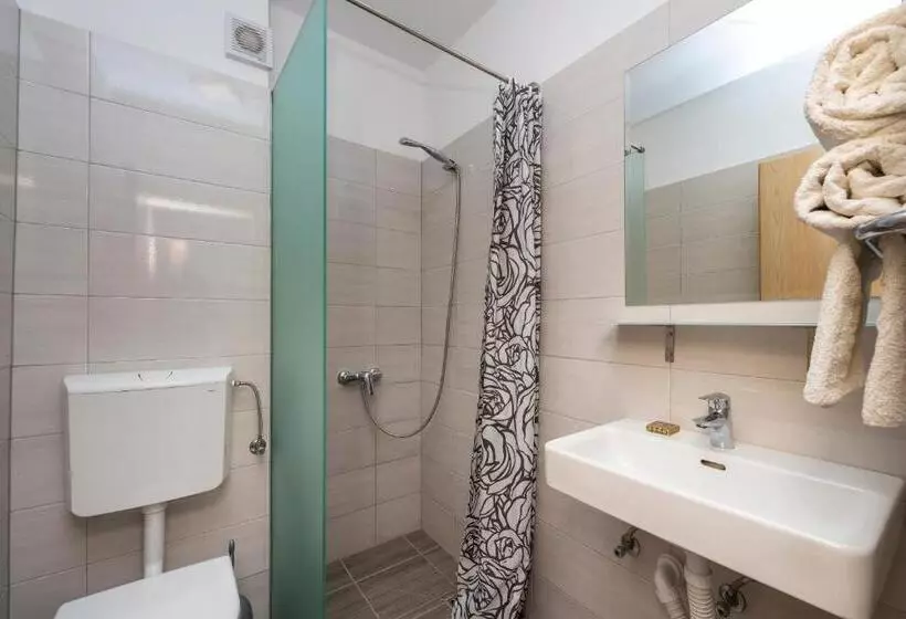 اتاق استاندارد چهار تخته, Villa Adriatic Rooms