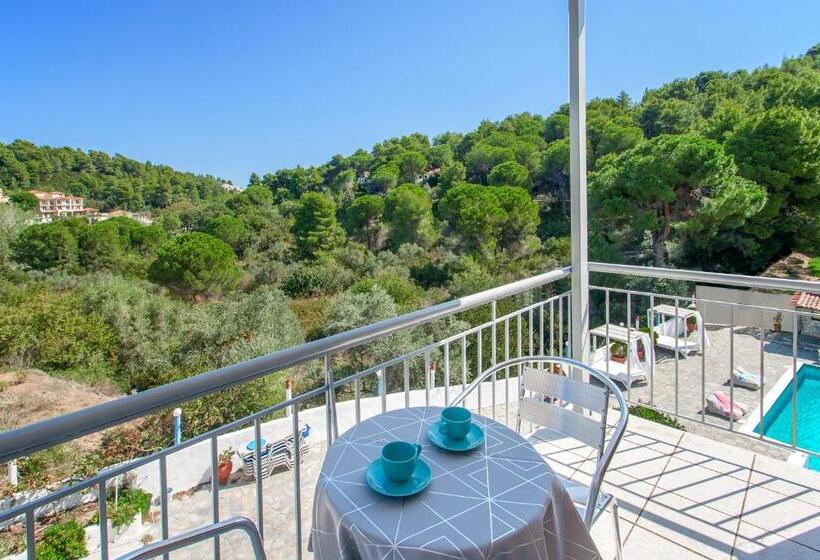 غرفة سوبيريور مطلة على حمام السباحة, Angelos Studios