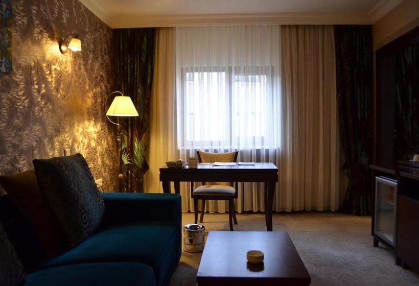 سوییت, Asrin Park Hotel & Spa Convention Center