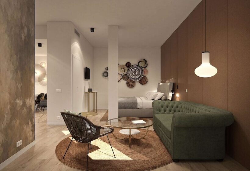 اتاق استاندارد با تخت بزرگ, Atocha Hotel Madrid, Tapestry Collection By Hilton