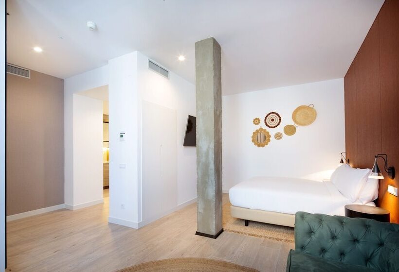 스탠다드 룸 킹사이즈 침대, Atocha Hotel Madrid, Tapestry Collection By Hilton