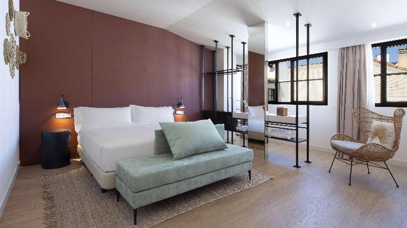 디럭스 룸 킹사이즈 침대, Atocha Hotel Madrid, Tapestry Collection By Hilton