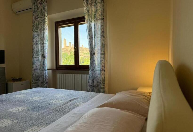 Номер Стандарт Вид на Сад, B&b Il Fienile San Gimignano