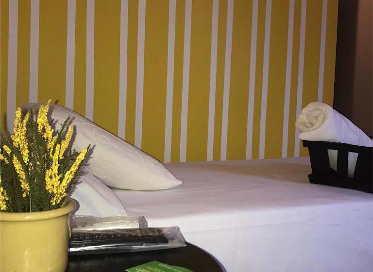Номер Стандарт Индивидуальный, Hostal Leon Dormido