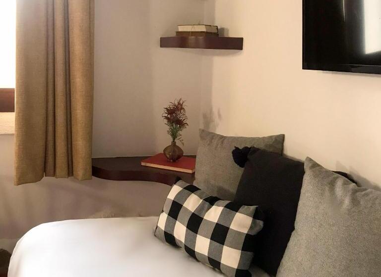 חדר סטנדרט לשלושה, Hostal Leon Dormido