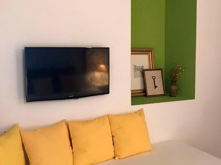 Номер Стандарт Трехместный, Hostal Leon Dormido