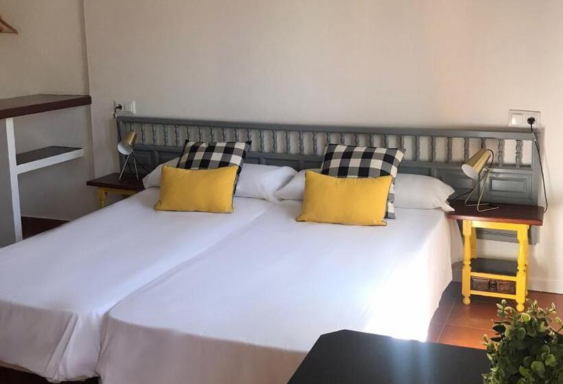 חדר סטנדרט לשלושה, Hostal Leon Dormido