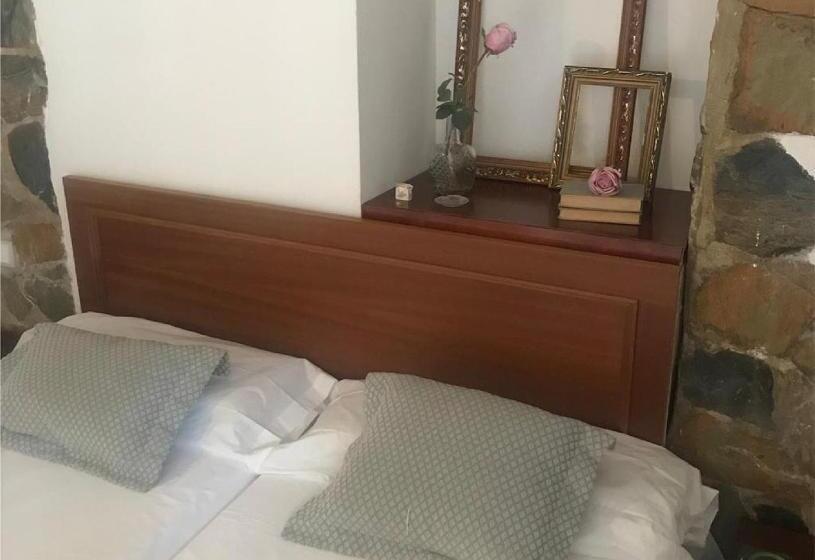 חדר סטנדרט לשלושה, Hostal Leon Dormido