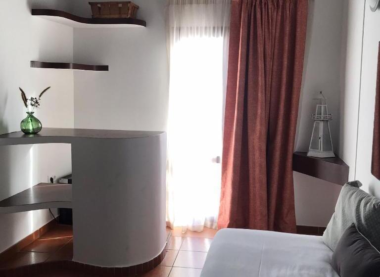 Четырехместный Номер Стандарт, Hostal Leon Dormido