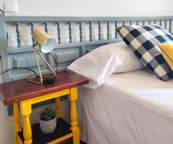 Четырехместный Номер Стандарт, Hostal Leon Dormido