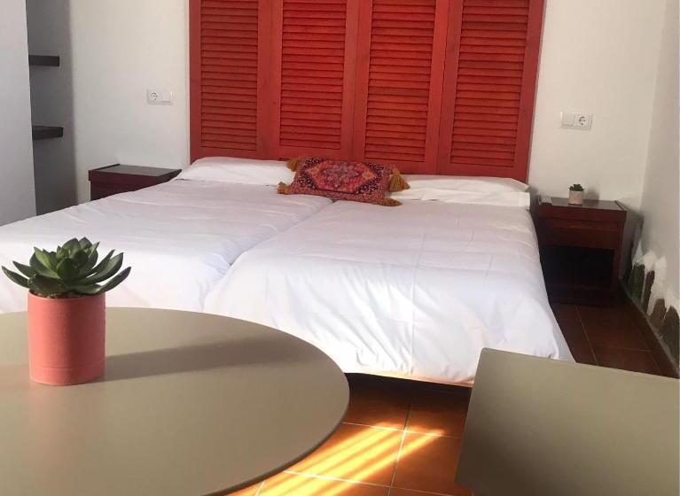 חדר סטנדרט לארבעה, Hostal Leon Dormido