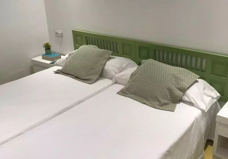 スタンダードルーム, Hostal Leon Dormido