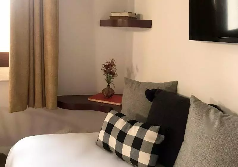 スタンダード４人部屋, Hostal Leon Dormido