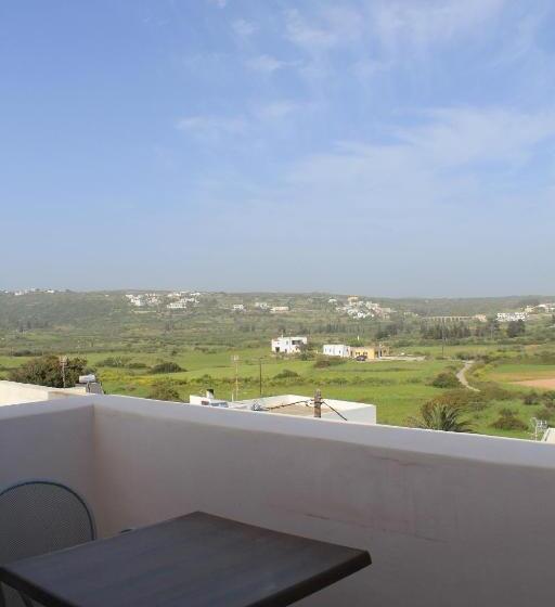 חדר סטנדרט לשלושה עם מרפסת, Aposperides