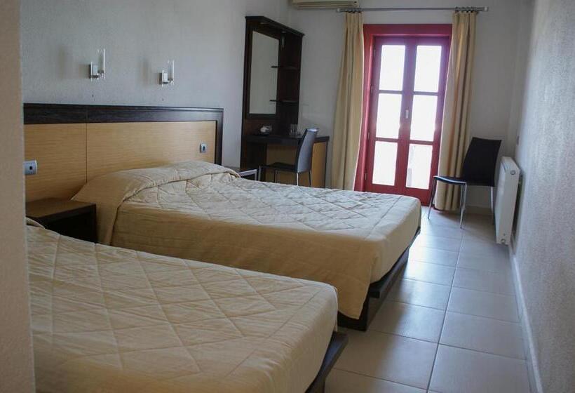 חדר סטנדרט לשלושה עם מרפסת, Aposperides