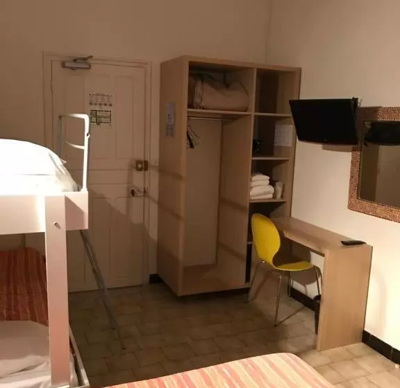 اتاق استاندارد چهار تخته, Hôtel Colombo  Porto Corse