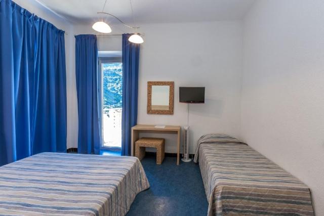 غرفة عادية خماسية, Hôtel Colombo  Porto Corse