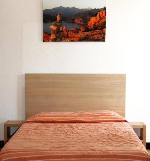 غرفة عادية خماسية, Hôtel Colombo  Porto Corse