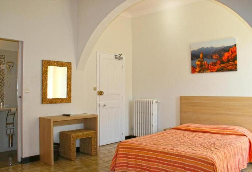غرفة قياسية رباعية مطلة على البحر, Hôtel Colombo  Porto Corse